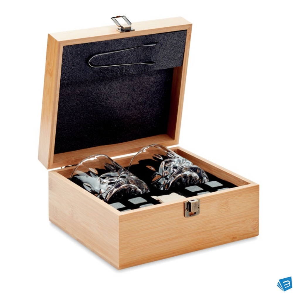 Set whisky in bamboo