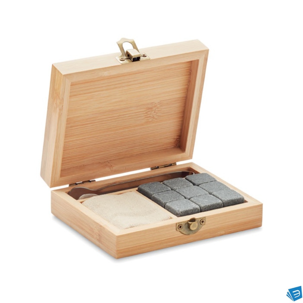 Set whisky in bamboo